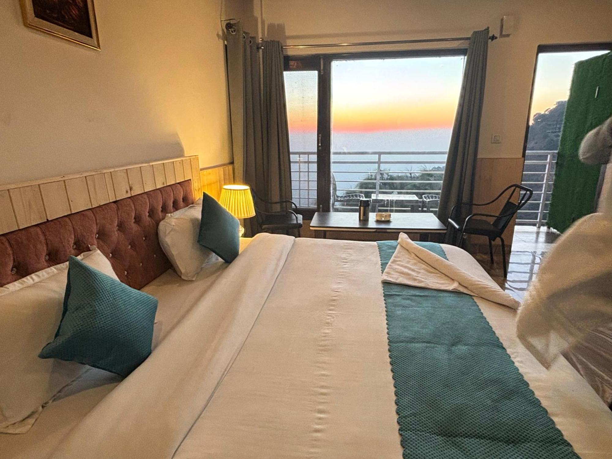 Humble Stay Villa Касаулі Екстер'єр фото